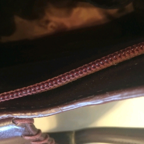 Marc CHANTEL.Leather SHOULDER BAG WITH LEAVES STAMPING - Picture 6 of 8